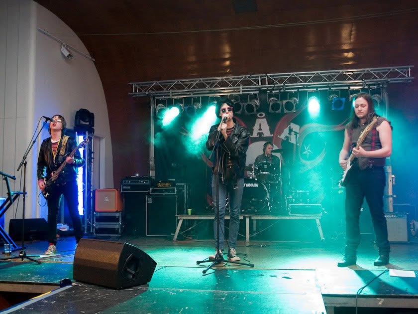 mysteryband2